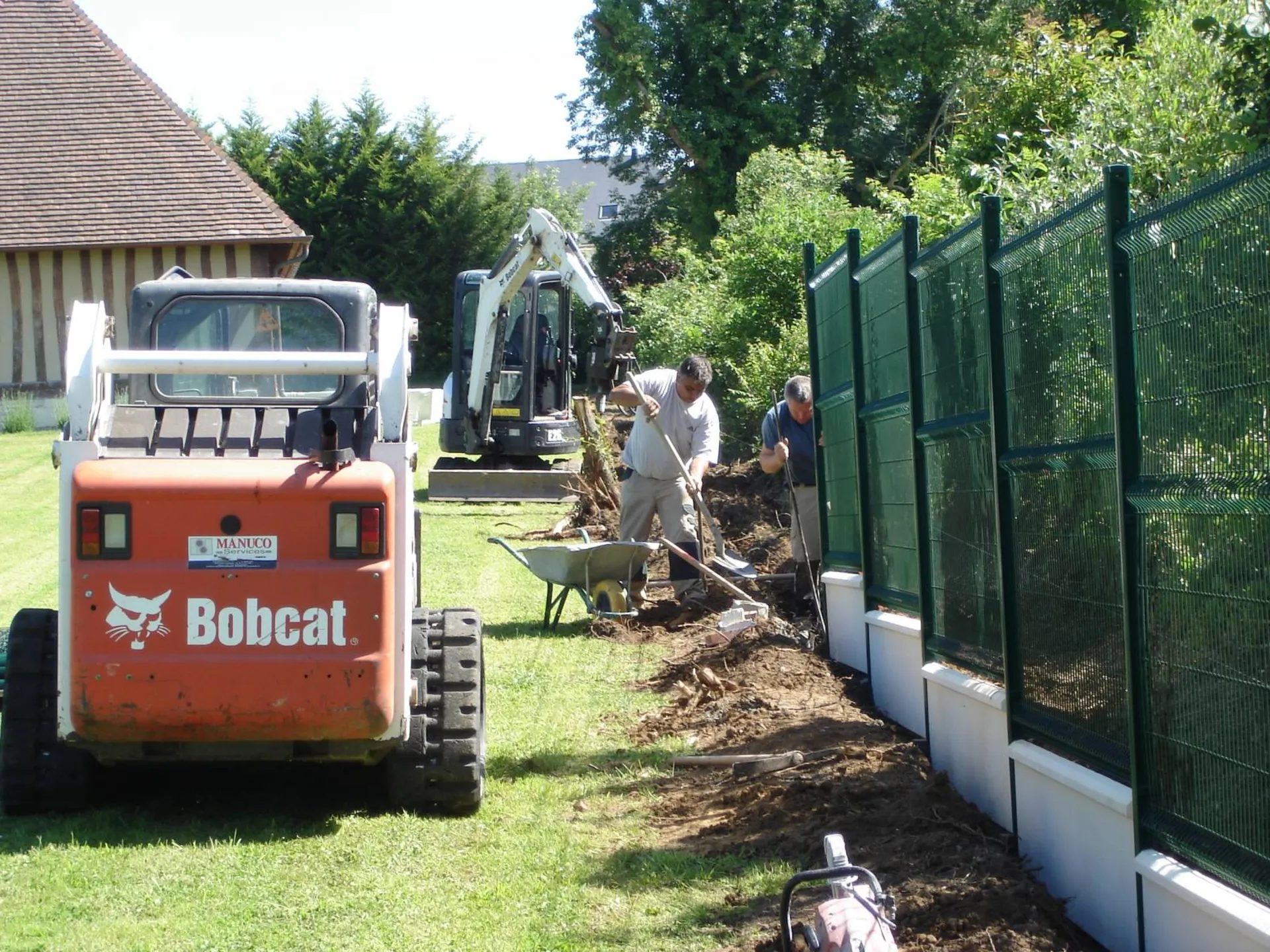 Installation d'une clôture pour sécuriser une propriété à Touques 14