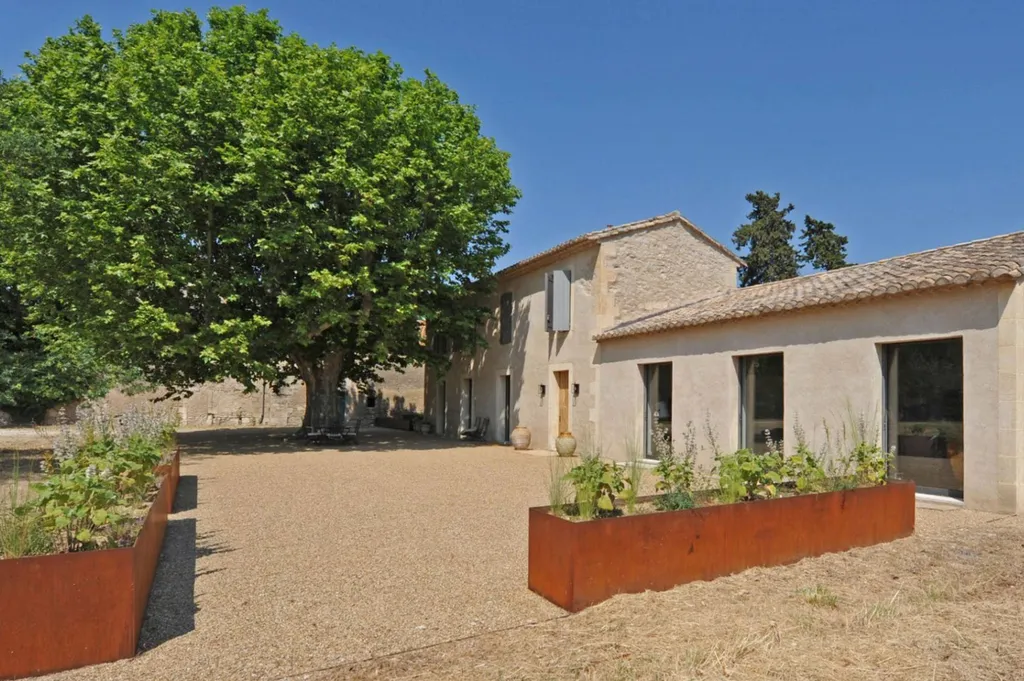 Saint-Rémy-de-Provence, exceptionnelle propriété agricole sur 11 hectares   