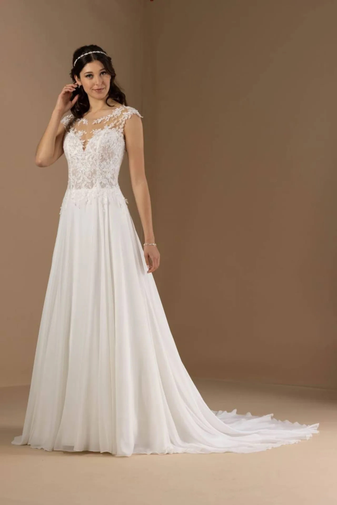 robe de mariée du créateur Français Églantine mariages