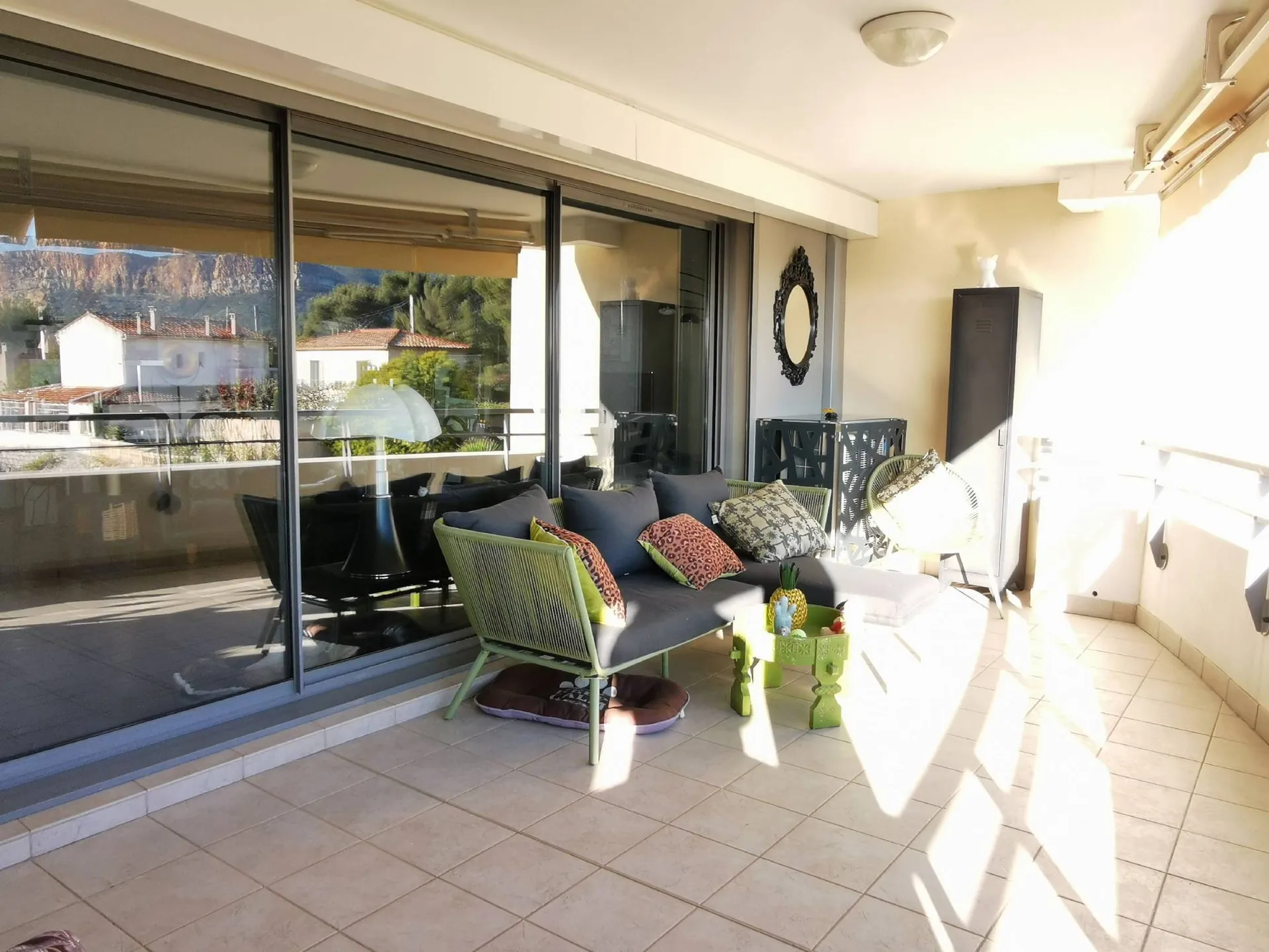 Terasse ensoleille appartement à vendre sur CASSIS par Castellas