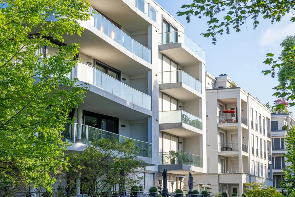 Assurer une gestion efficace avec un syndic de copropriété réactif à Marseille et Digne-les-Bains