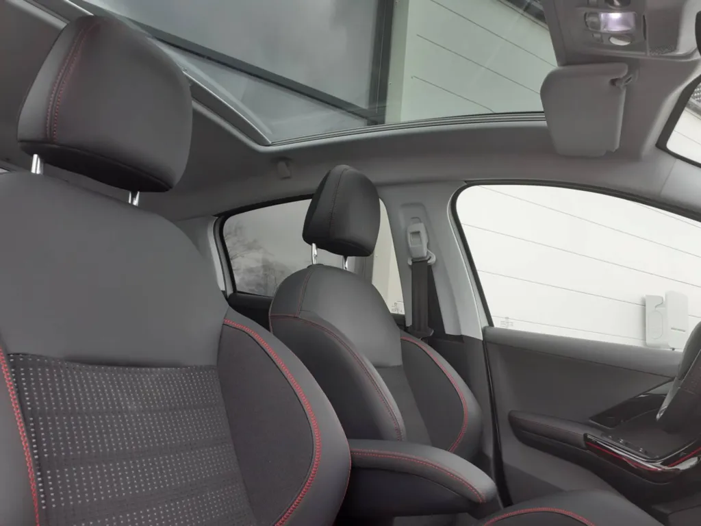 Peugeot 208 OCCASION PureTech 110ch S&S EAT6 GT Line TOIT PANORAMIQUE proche de Toulouse Occitanie