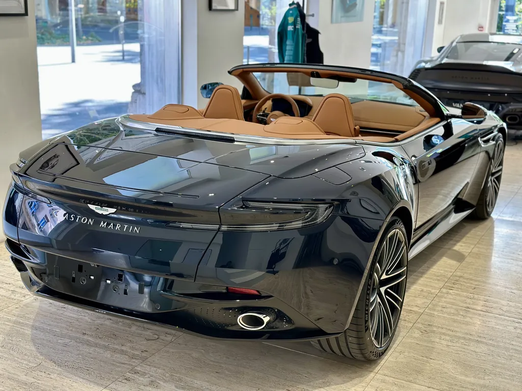 Traitement céramique sur Aston Martin DB12 Volante – EMB Detailing, votre expert automobile haut de gamme sur lyon proche de vienne
