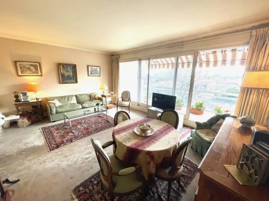 Vendu T3 avec parking Bordeaux Caudéran 