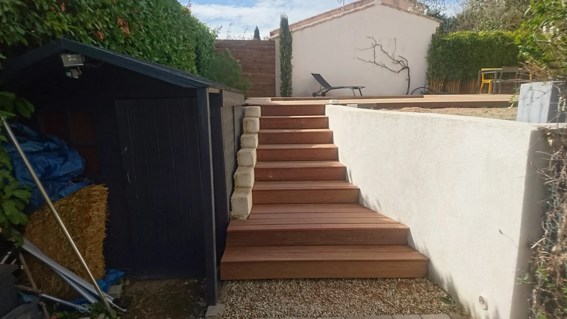 Tour de piscine en itauba Bouc Bel Air 13 et création d'un escalier