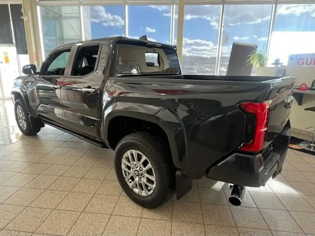 Toyota Tacoma TRD PRO Limited 2026 Gris Underground vue arrière latérale disponible en France
