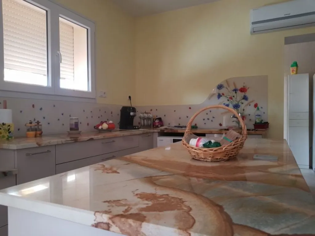 credence de cuisine en verre décoratif sur LAMBESC et BERRE