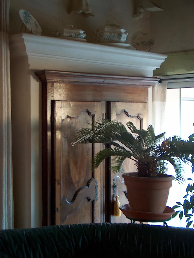 Armoire en pierre d'Estaillades