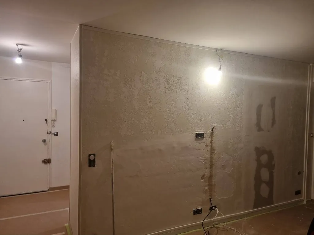 Devis pour la rénovation à neuf de la peinture d'un appartement de particuliers proche de DEAUVILLE 14