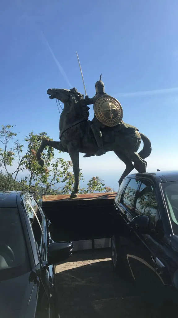 Tarification Chauffeur privé VTC ou Taxi privé pour un transfert Eze-sur-mer 06360 / département des bouches du rhône 13