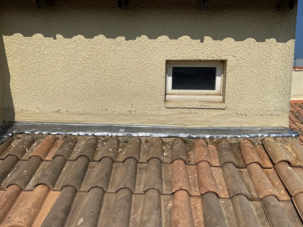 Réfection de Solin en plomb d’une toiture de maison sur Martigues 13500