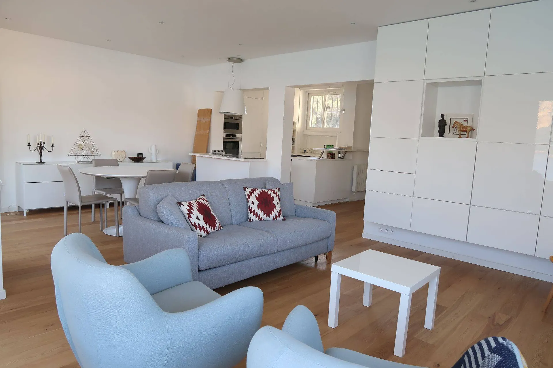 Appartement 2/3 Cassis en front de mer avec terrasse, cave et garage