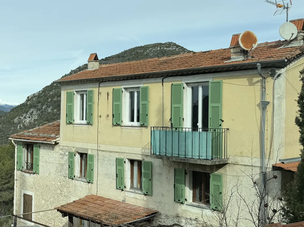 Menuiseries PVC haute performance, pose rénovation à Châteauneuf-Villevieille près de Nice