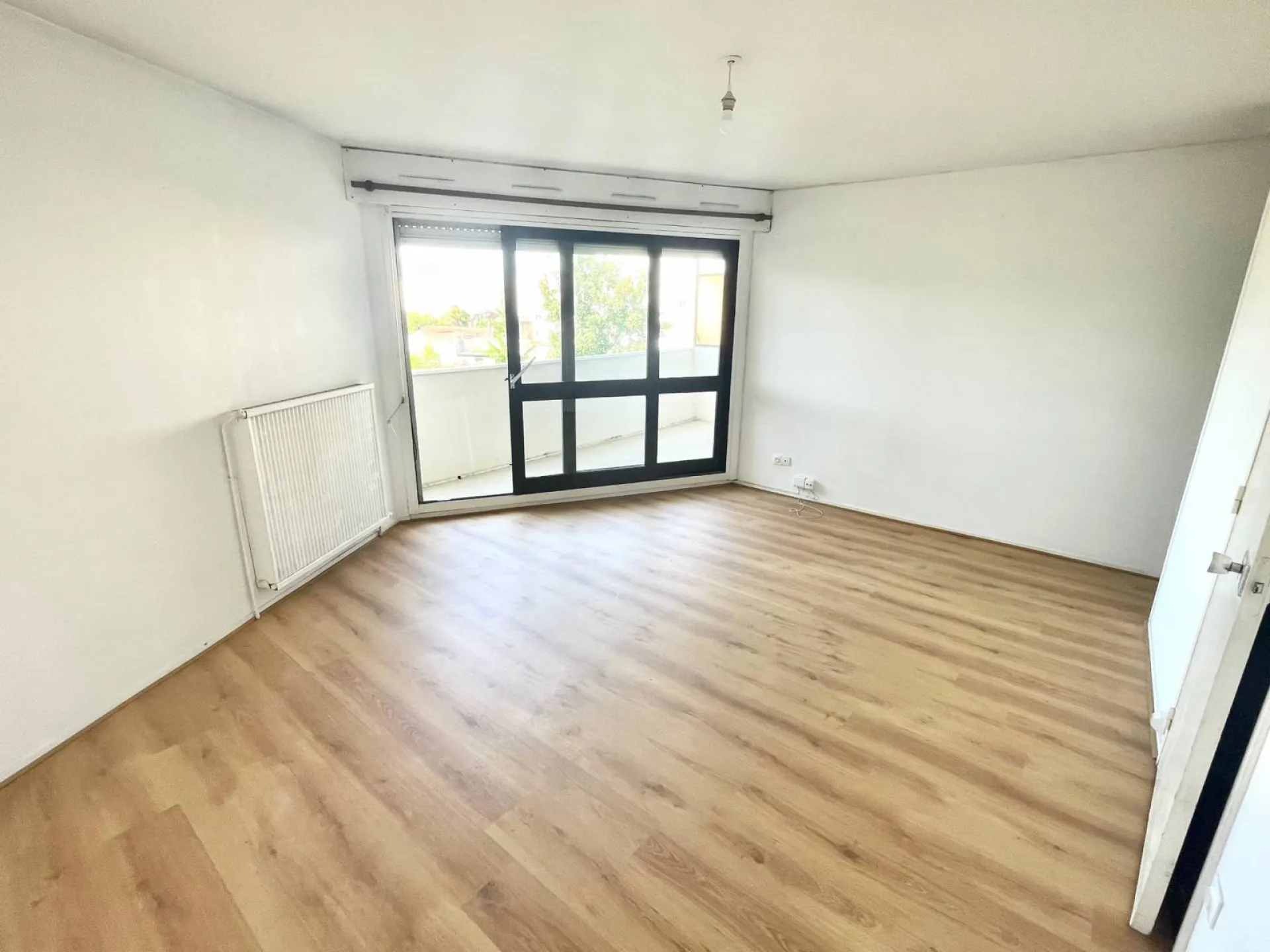 Studio avec balcon et parking Bordeaux