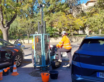 Sondages de sols à la tarière dans un milieu occupé 