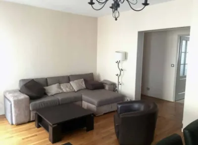 Appartement de type F3 d'environ 71m²~ENTIEREMENT MEUBLE - 970€ charges comprises