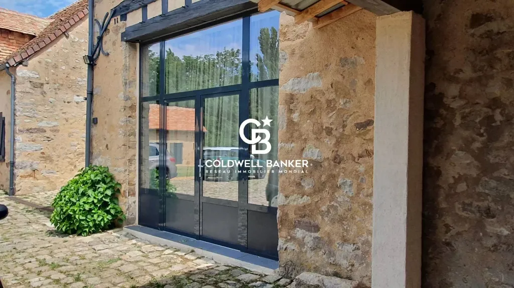 Manoir totalement rénové à proximité du Mans avec piscine et jaccuzzi
