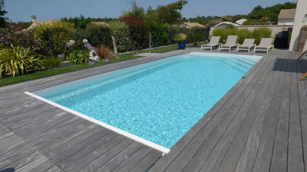 grande piscine vue biais