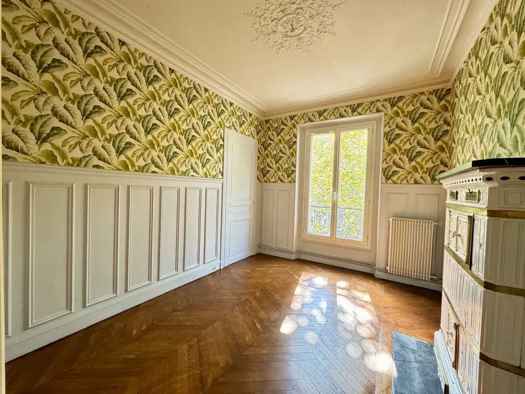 A Vendre 3 Pièces - 2 Chambres 50 m2 entièrement à rénover / Parc de La Villette 75019