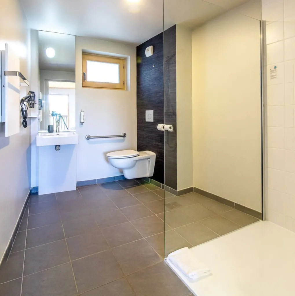 salle de bain spacieuse hotel aix en provence