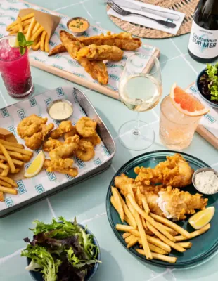 Dégustez un authentique fish and chips près de Nancy dans votre restaurant Léon Fish Brasserie, spécialiste du poisson frais et de la cuisine marine conviviale