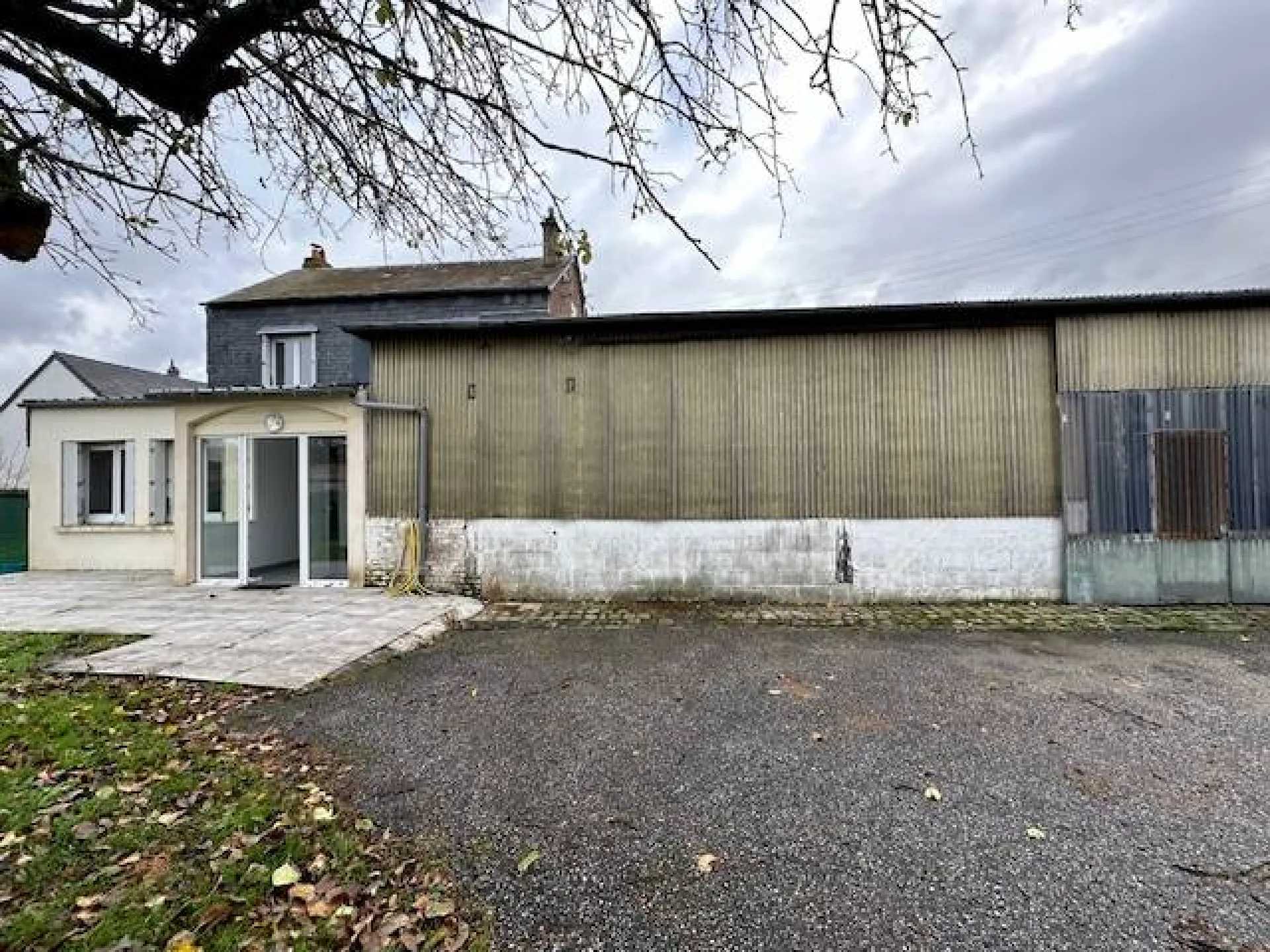A acheter maison rénovée de 98 m² sur un terrain de 495 m² commune de CAUDEBEC LES ELBEUF