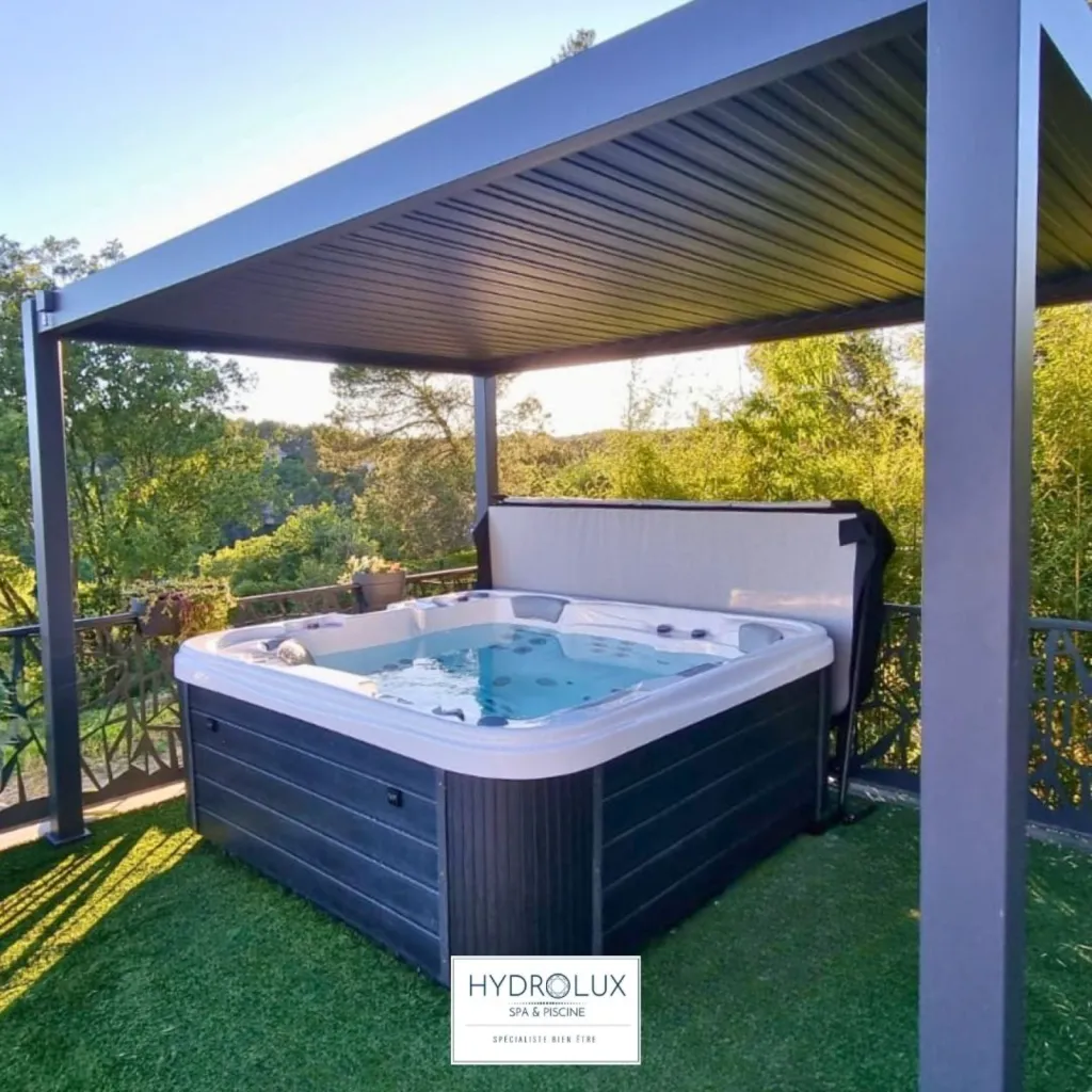Spa Monaco 5 places installé sur les hauteurs de Nîmes