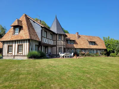 Vente d'une Propriété Normande avec Piscine et jardin de presque 1 hectare, au Nord-Ouest de Lisieux 14100