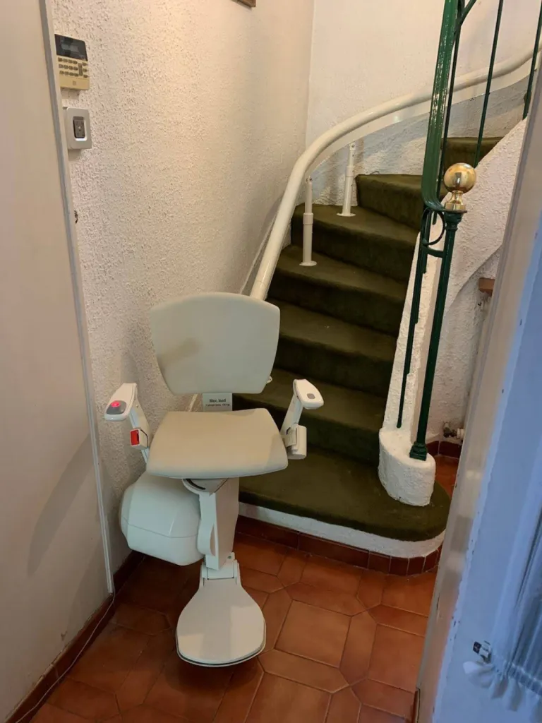 fauteuil OTOLIFT Modul'Air assise et repose pied motorisés
