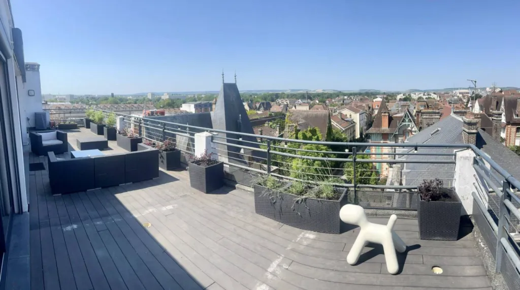 Vendu Exceptionnel Loft avec terrasse - Troyes (Aube)  