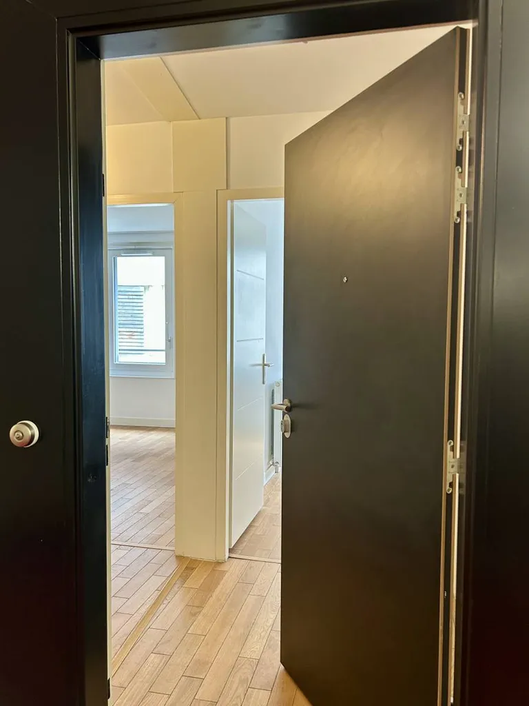 Acheter un appartement récent 3 pièces situé au coeur de Bordeaux  dans le Triangle d'Or  Passage Sainte Catherine d'environ 55m2  2 chambres ascenseur place de parking couverte