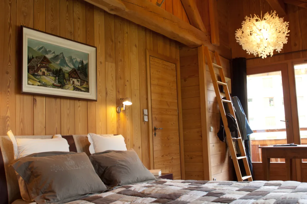 Chalets de 8 appartements La Datcha au pied des pistes offrent une vraie tranquillité dans le village de Villeuneuve La Salle