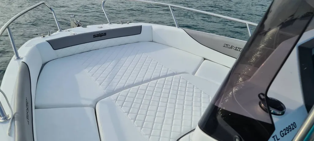 Bateau à coque open Sunsix Salpa