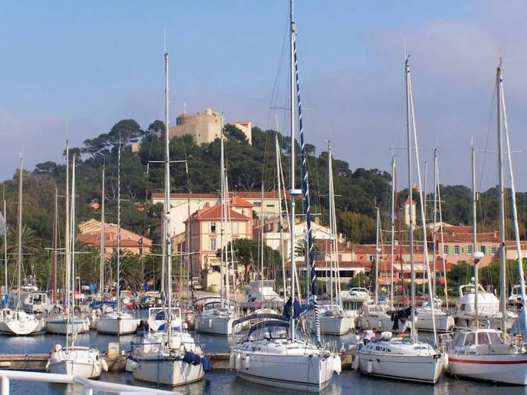 Porquerolles Port for your boat tour