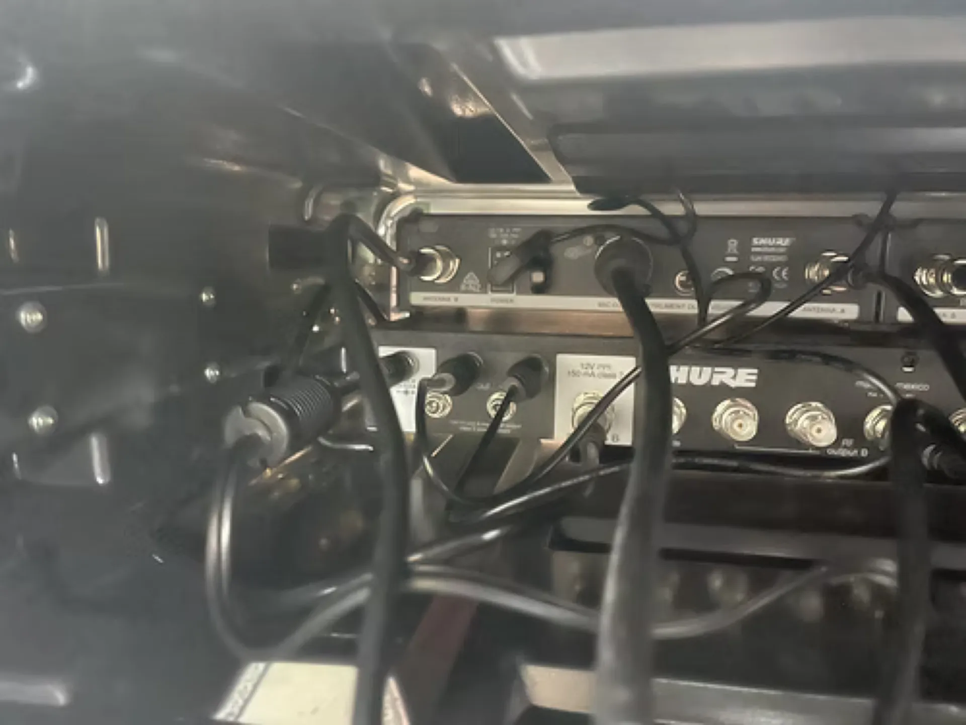 DOUBLE RECEPTEUR MICROS SHURE + 2 MICROS BETA58 + DISTRI