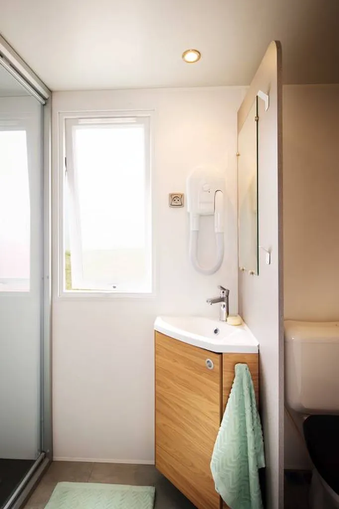 location de mobil home avec 2 salles de bains en camping bord de mer proche de Béziers