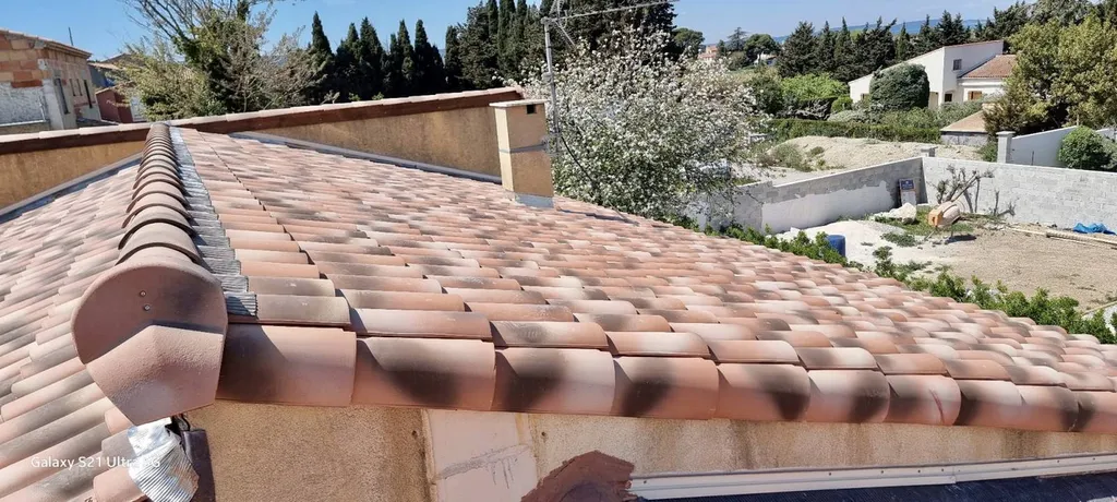 Changement d'une toiture de maison sur Gignac-la-Nerthe près de Carry-le-Rouet. - AMT Construction