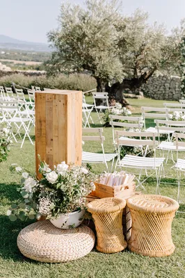 cérémonie religieuse dans sous les oliviers en provence