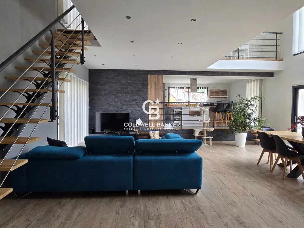 à vendre maison de famille en sarthe avec grand jardin et piscine