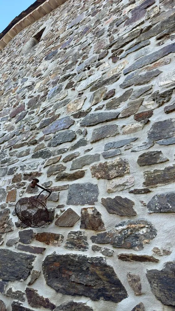 Rejointoiement et rénovation murs en pierre dans le 13 04 83 84 avec STONEO