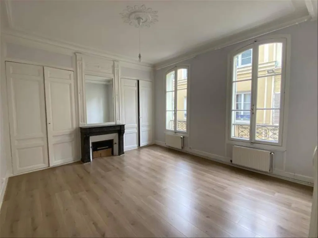 F3 de type haussmannien