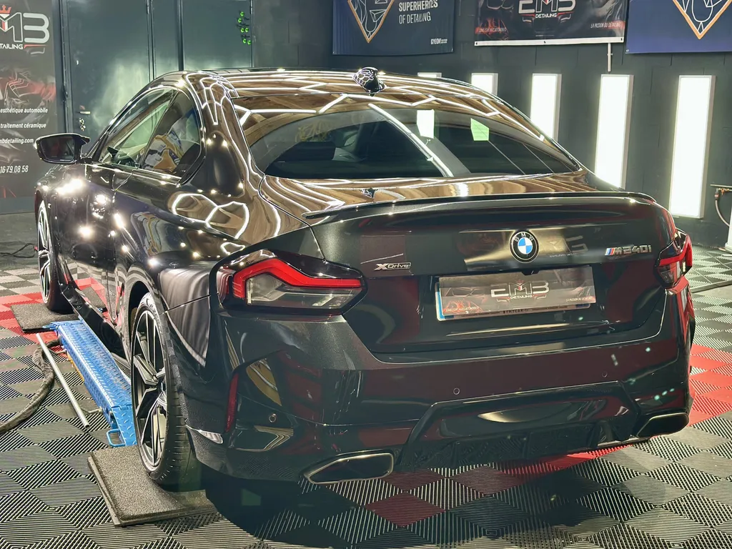Detailing polissage protection carrosserie spécialiste BMW série 2 Brignais