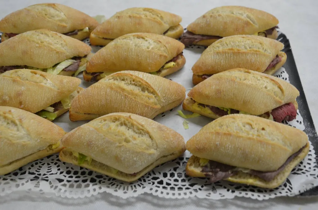 BOITE A COCKTAIL HIVER #1- 12 Sandwichs En-cas
