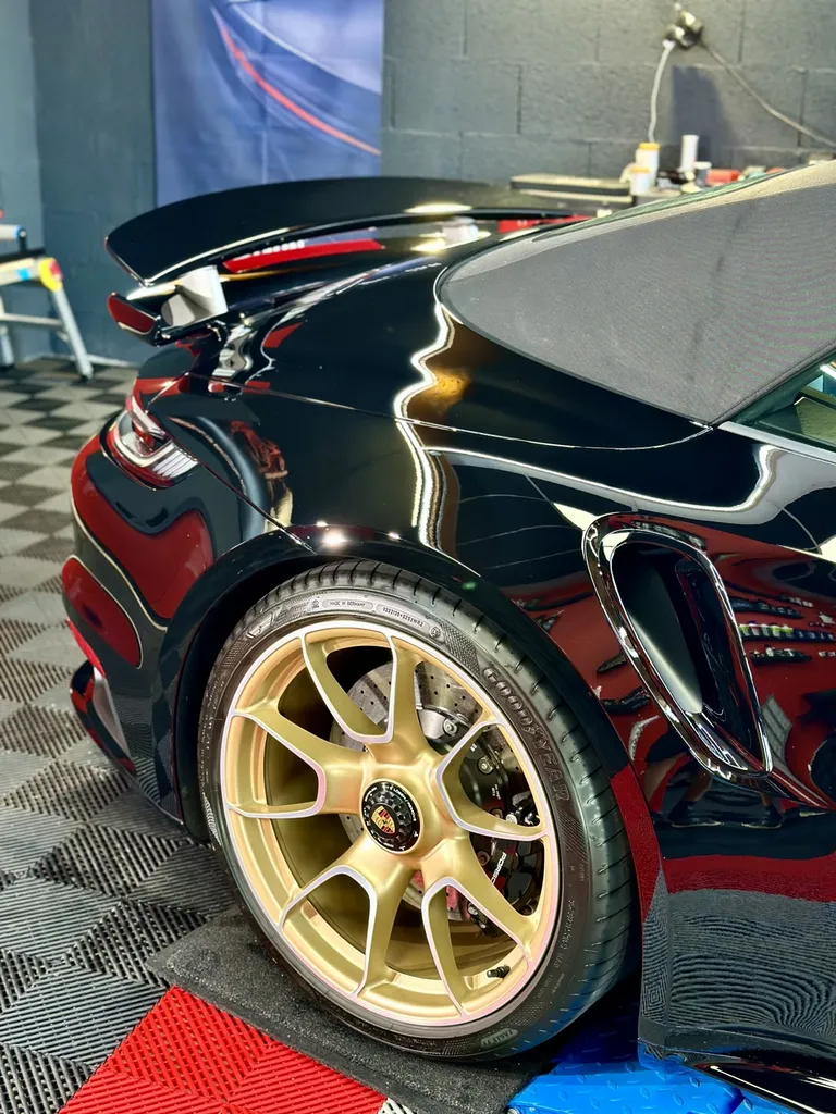 protection PPF automobile Lyon traitement céramique carosserie Porsche 992 Turbo S cabriolet 