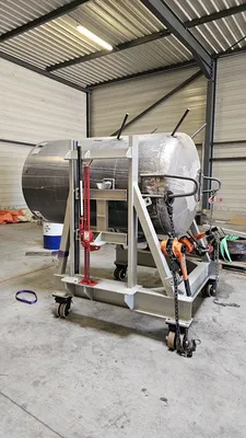 Conception de basculeur industriel sur mesure pour Orano par l'entreprise GIRARD FRERES spécialiste de la maintenance industrielle