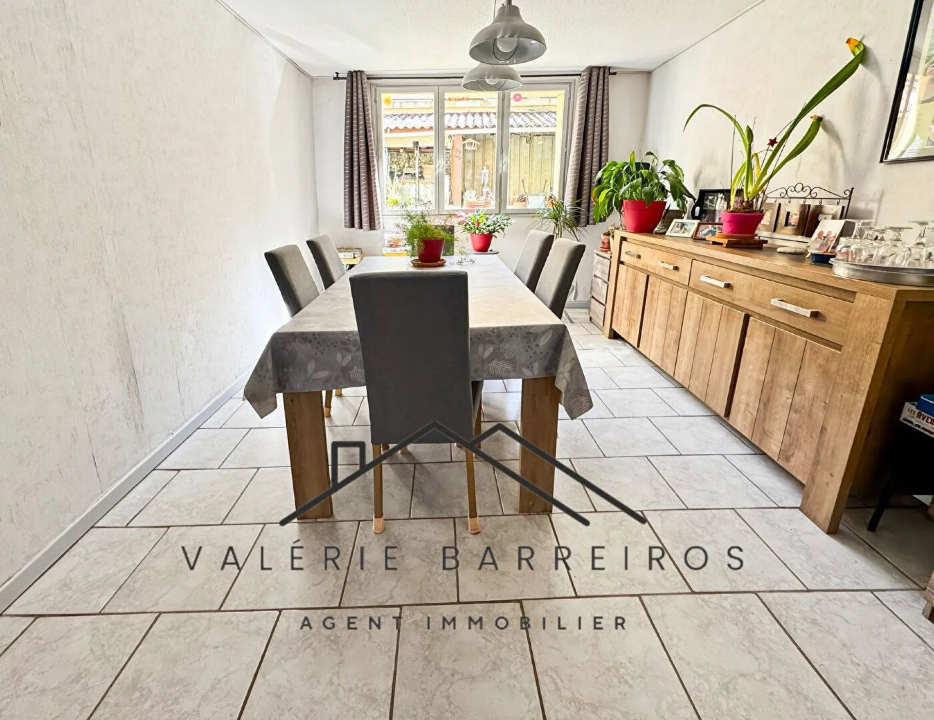 A saisir maison ancienne de 140 m² édifiée sur 964 m² de terrain sur la commune de ELBEUF