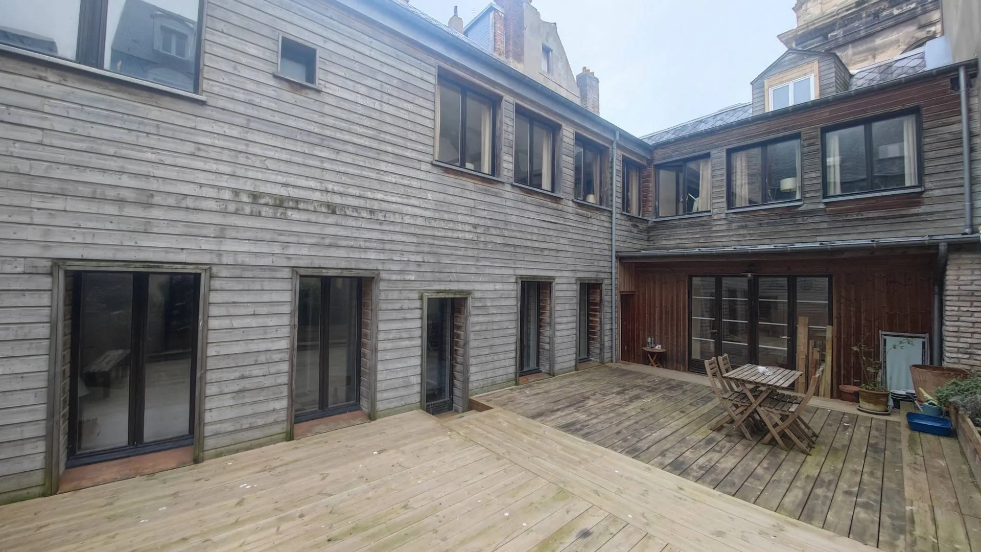 Vends : Trésor Caché à Découvrir - Ne manquez pas cette opportunité rare de devenir le gardien de ce trésor caché à Dieppe, où chaque instant est une invitation à vivre pleinement et à savourer les joies de la vie.