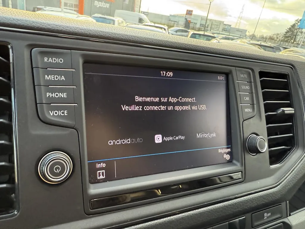 Vente utilitaire d'occasion VOLKSWAGEN CRAFTER à proximité du Havre : 20m3 disponible chez Caudebec Automobiles