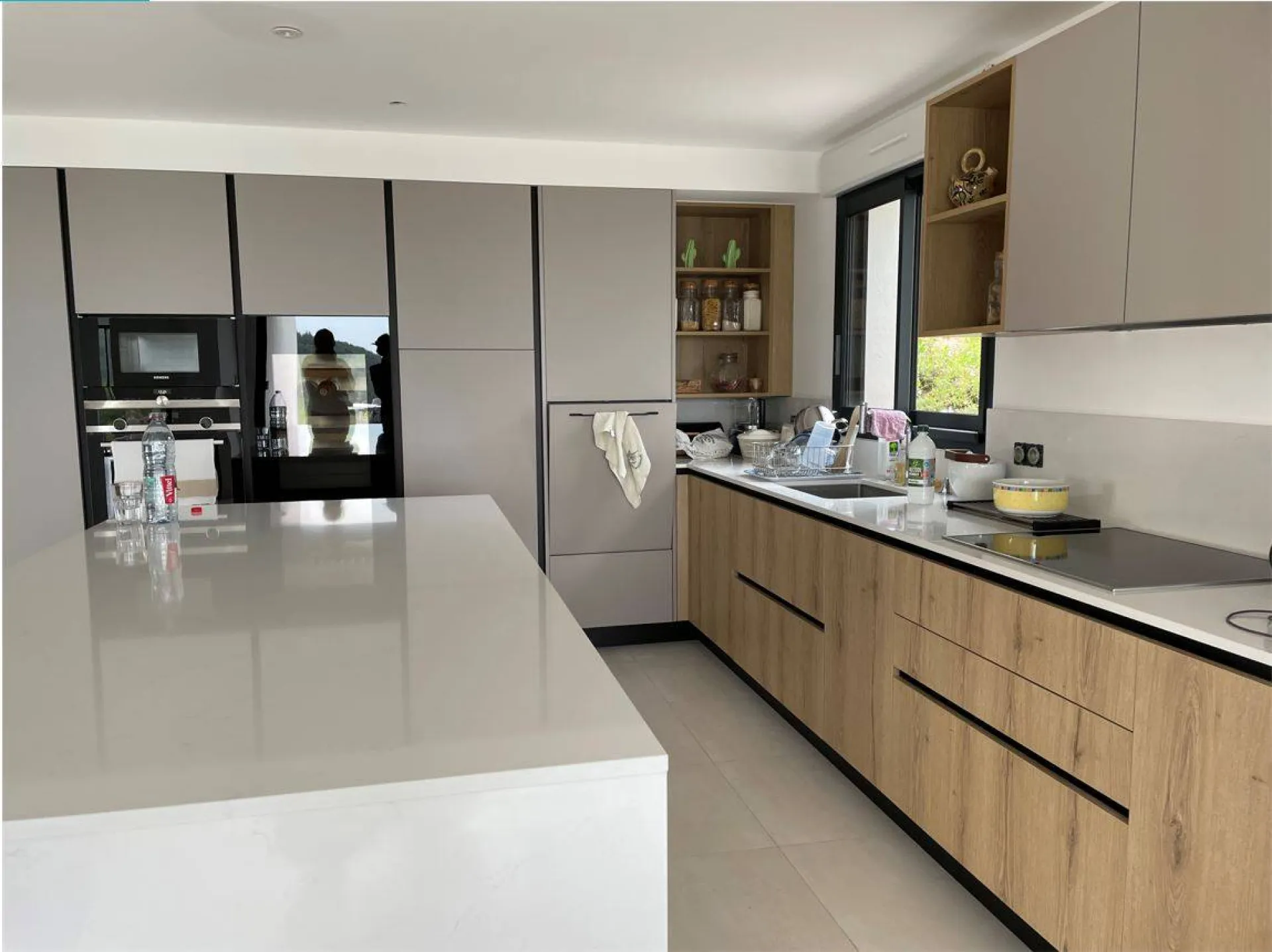 Réalisation d'une cuisine italienne moderne haut de gamme à Saint Cyr sur Mer dans le Var