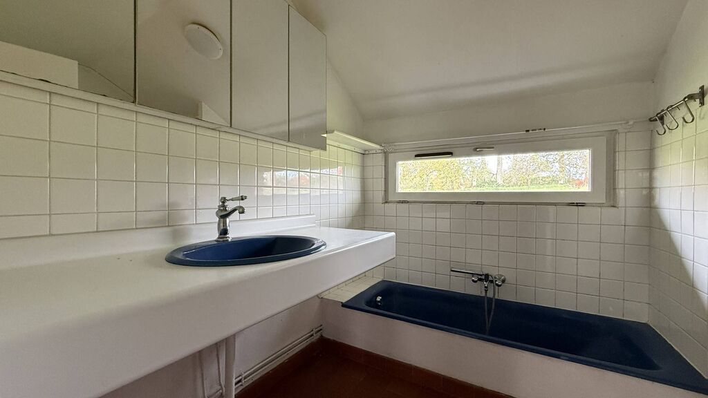 Terrain de 7 000 m² à vendre avec maison, arboré et sans nuisance, pour les amoureux de la nature.